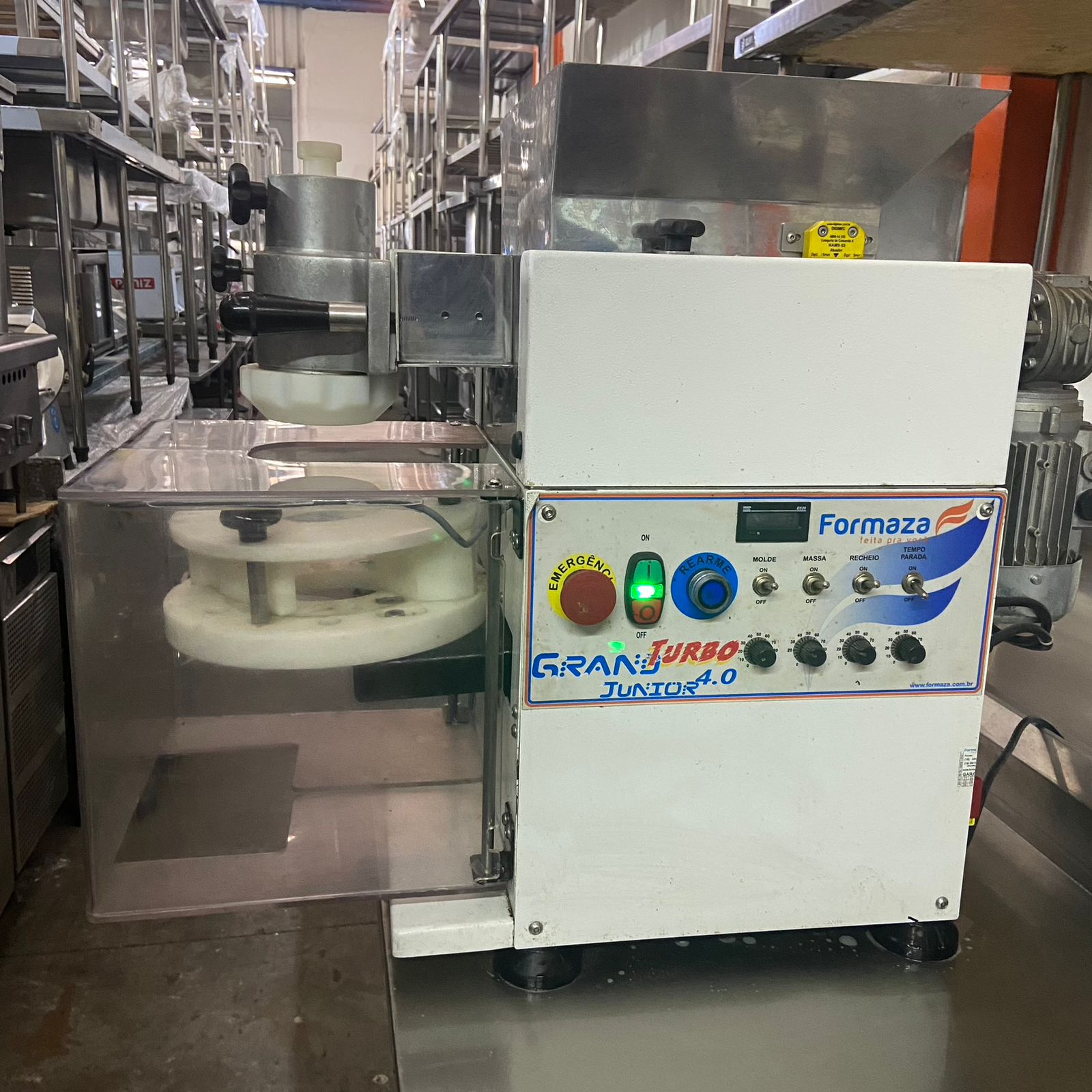Comprar uma Formaza 4.0 Junior é investir em escala, padronização e economia de tempo. Mesmo com o preço inicial variando conforme o fornecedor, o retorno sobre o investimento costuma vir em poucos meses de produção ativa.