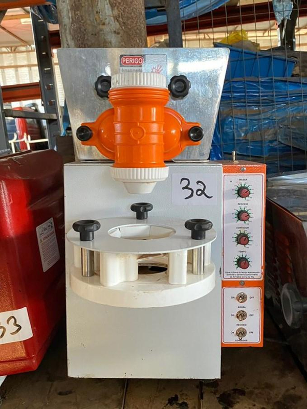 A decisão de comprar uma Máquina de Salgados Compacta Print passa por diversos fatores que vão além do preço de etiqueta. Estamos falando de um equipamento que promete transformar a cozinha em uma verdadeira linha de produção industrial. Mas será que ela se adapta à sua realidade? Vamos analisar cada detalhe técnico, operacional e estratégico para que você tome a melhor decisão.